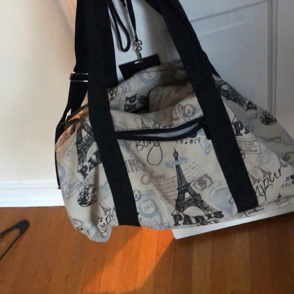 Novelty Paris duffle bag